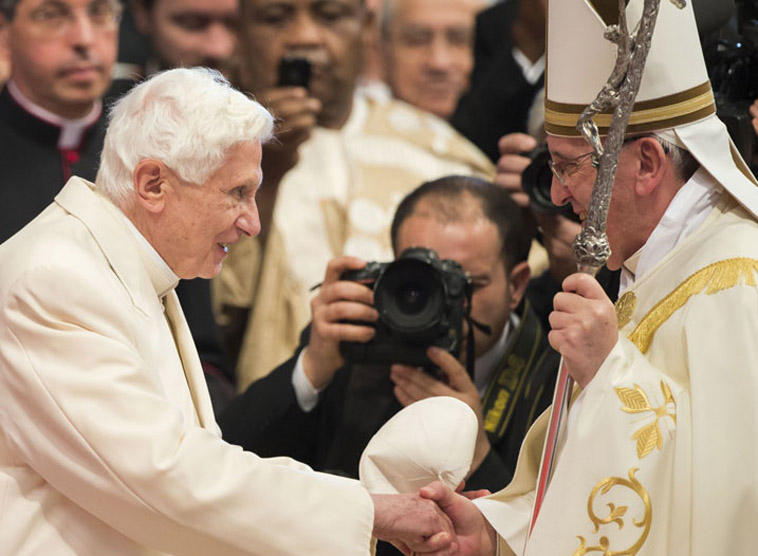 Papst Franziskus machte Osterbesuch bei seinem Vorgänger