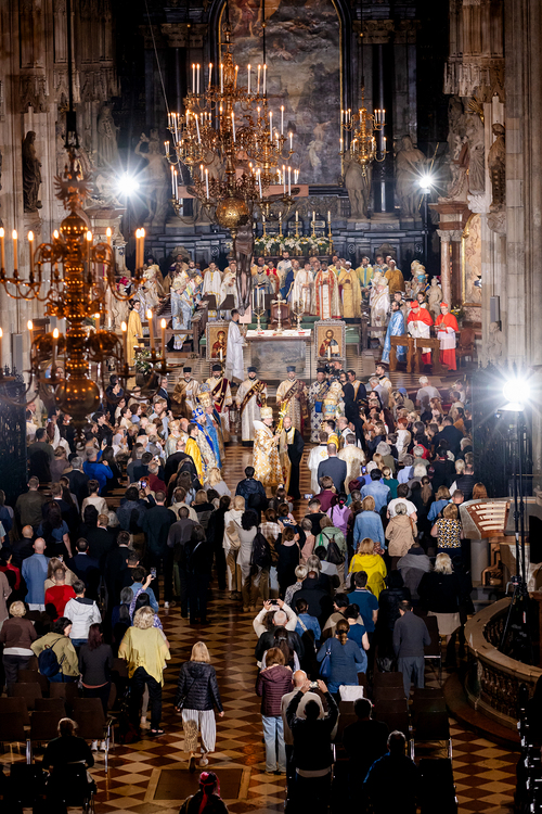 byzantinisches Pontifikalamt Stephansdom / Erzdiözese Wien/ Schönlaub byzantinisches Pontifikalamt Stephansdom